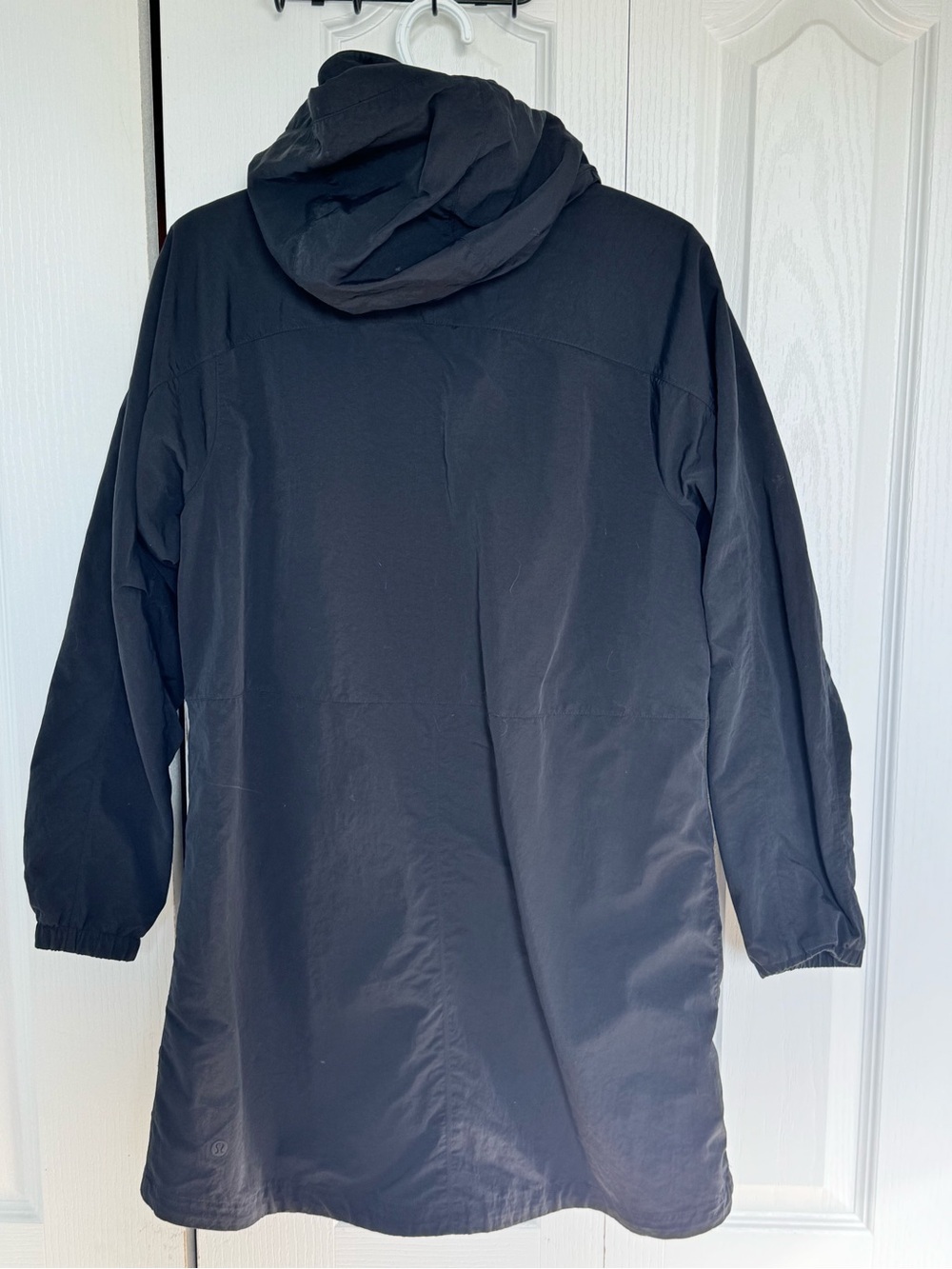 Lululemon Easy As Jacket Black Hooded Water-Repellent Coat - Picture 6 of 11